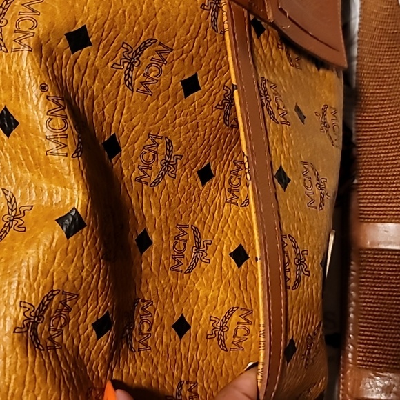 💕Vintage MCM Duffle Bag w/ Luggage Tag💕 - Picture 8 of 17